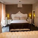 L'ecrin Des Vennes - Centre Hotel 3*