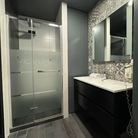 Отель L'ecrin Des Vennes - Centre Льеж