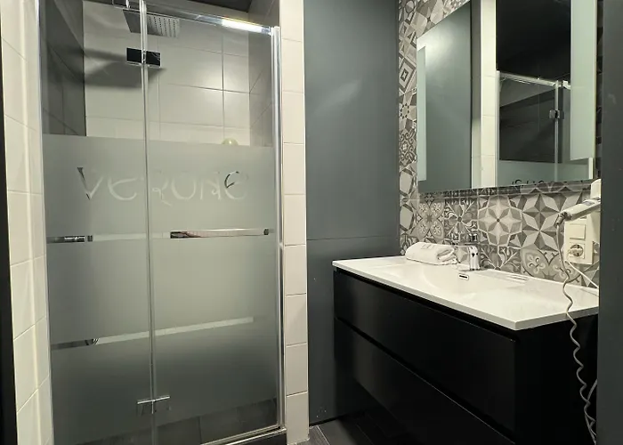 Hotel L'ecrin Des Vennes - Centre Luik